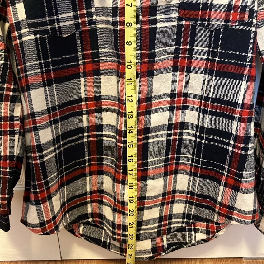 🌸  3/$15 Plaid button down sweater - Picture 7 of 9